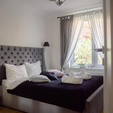 Apartment Brick House - Zoska *