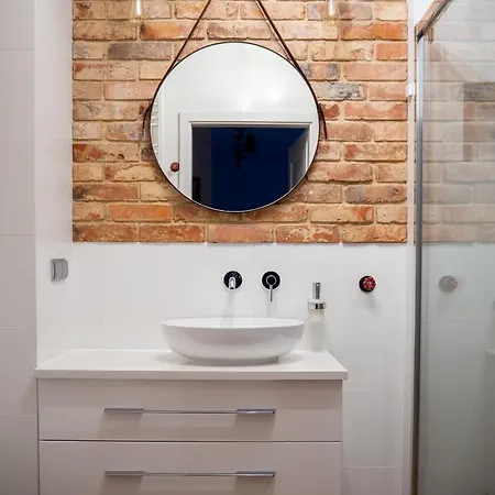 Brick House - Zoska Апартаменты *