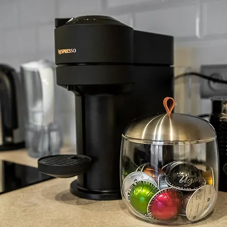 Brick House - Zoska *