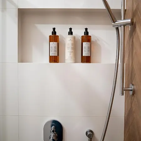 Brick House - Zoska *